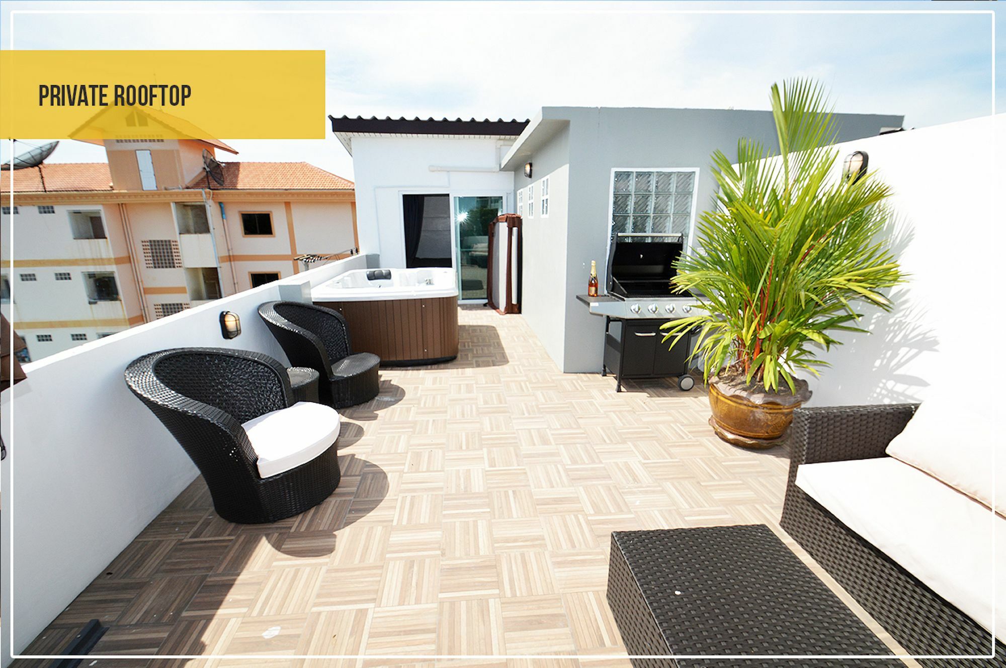 The Hidden Gem Villa Pattaya Exterior photo